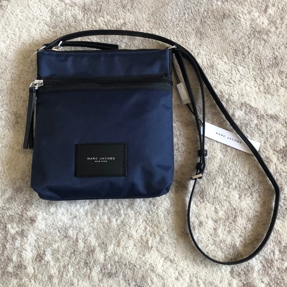 Marc Jacobs Handbags - NWT Marc Jacobs NS Crossbody Bag